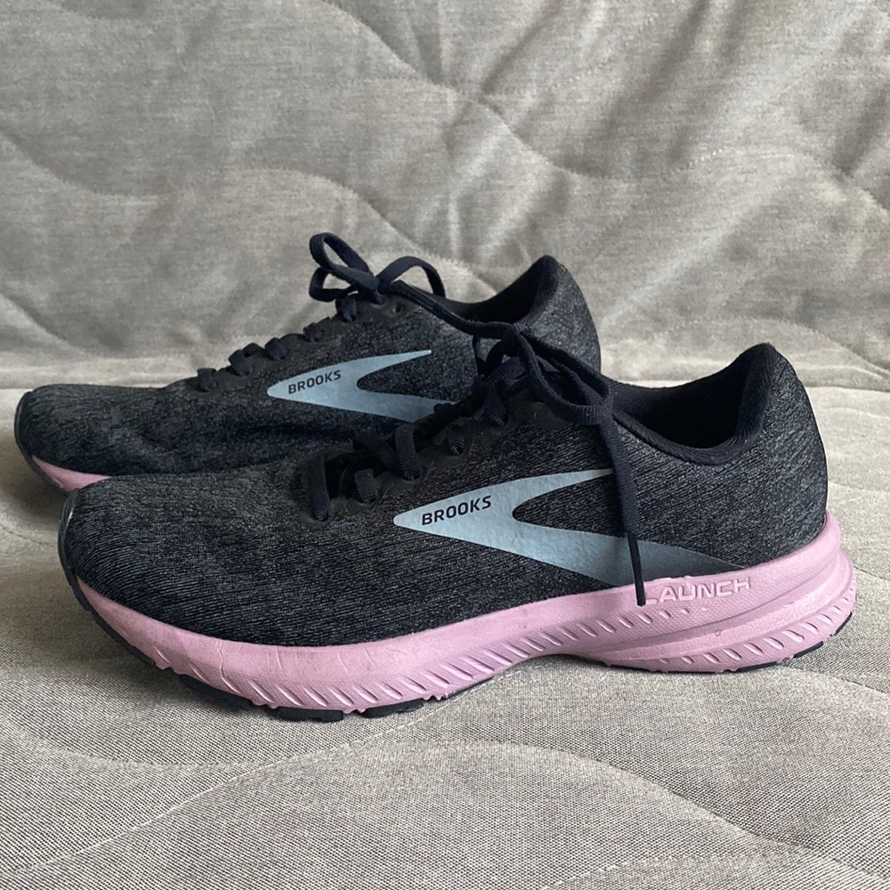 Brooks Women's Running Shoes - Black and Pink